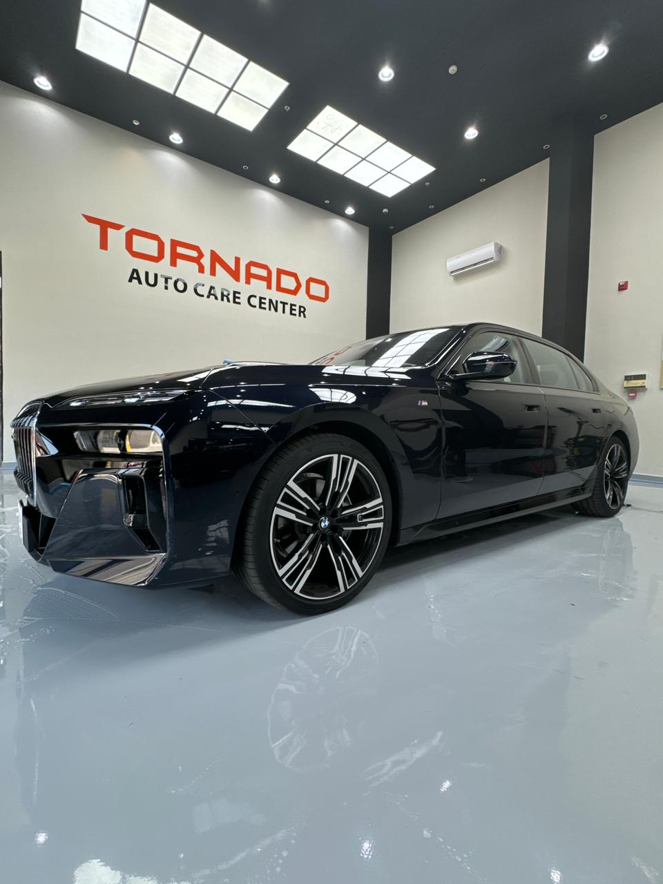 شركة تورنيدو للعناية بالسيارات – وجهتك الأولى لسيارة لامعة ومحمية بأعلى جودة